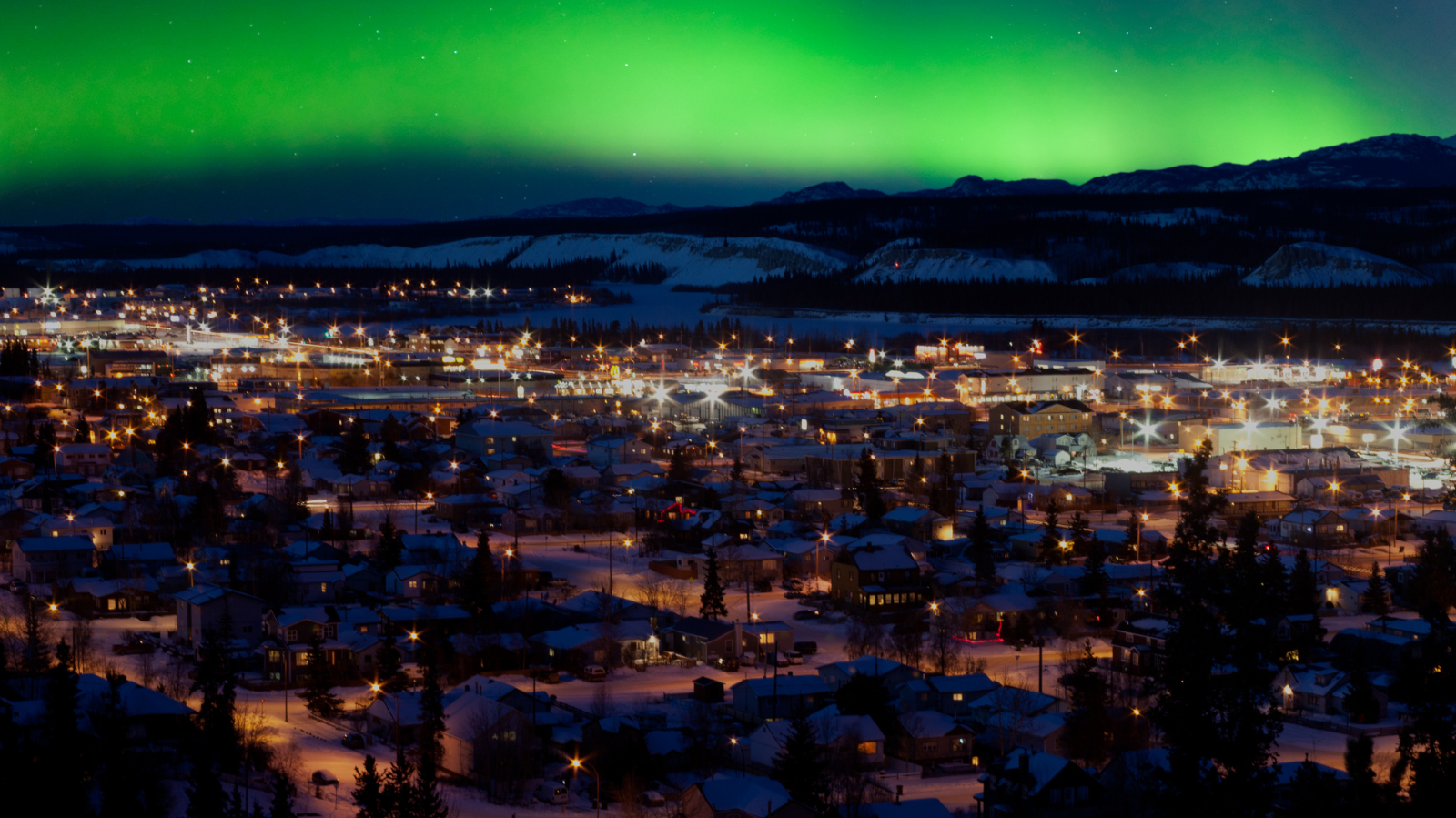 Rocosas y Auroras Boreales
